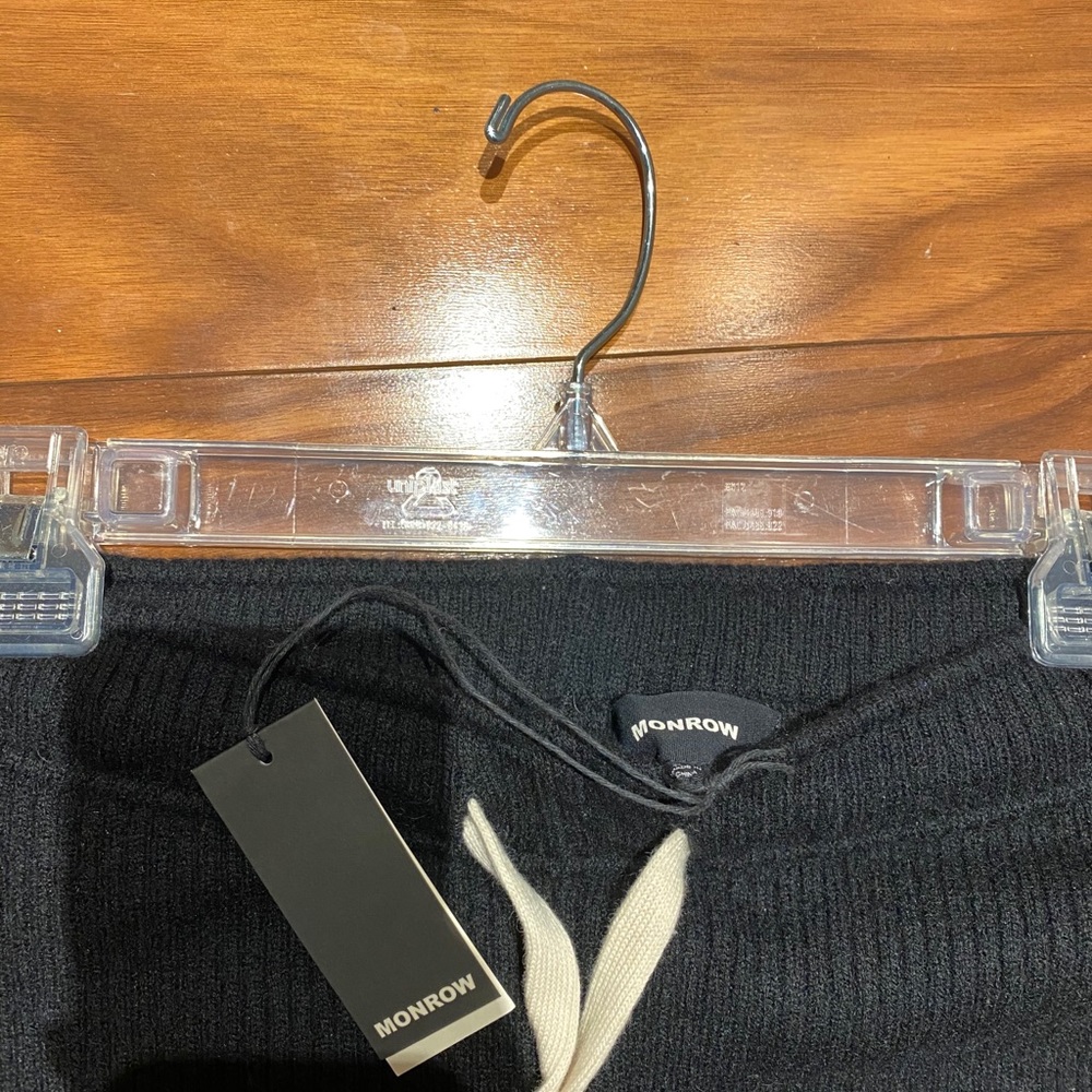 Monrow XS Cashmere pant-❌ SOLD❌ - Picture 5 of 6